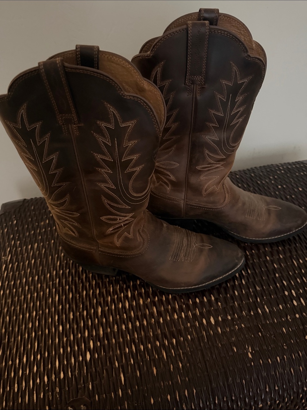 Ariat Classic Brown Leather Cowboy Boots - Picture 3 of 7